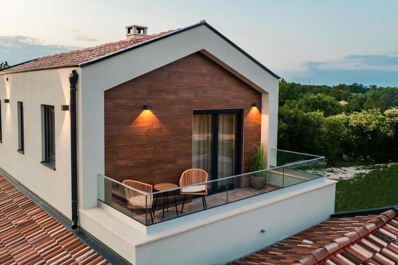 Villa Nobu Mali Vareski Bagian luar foto